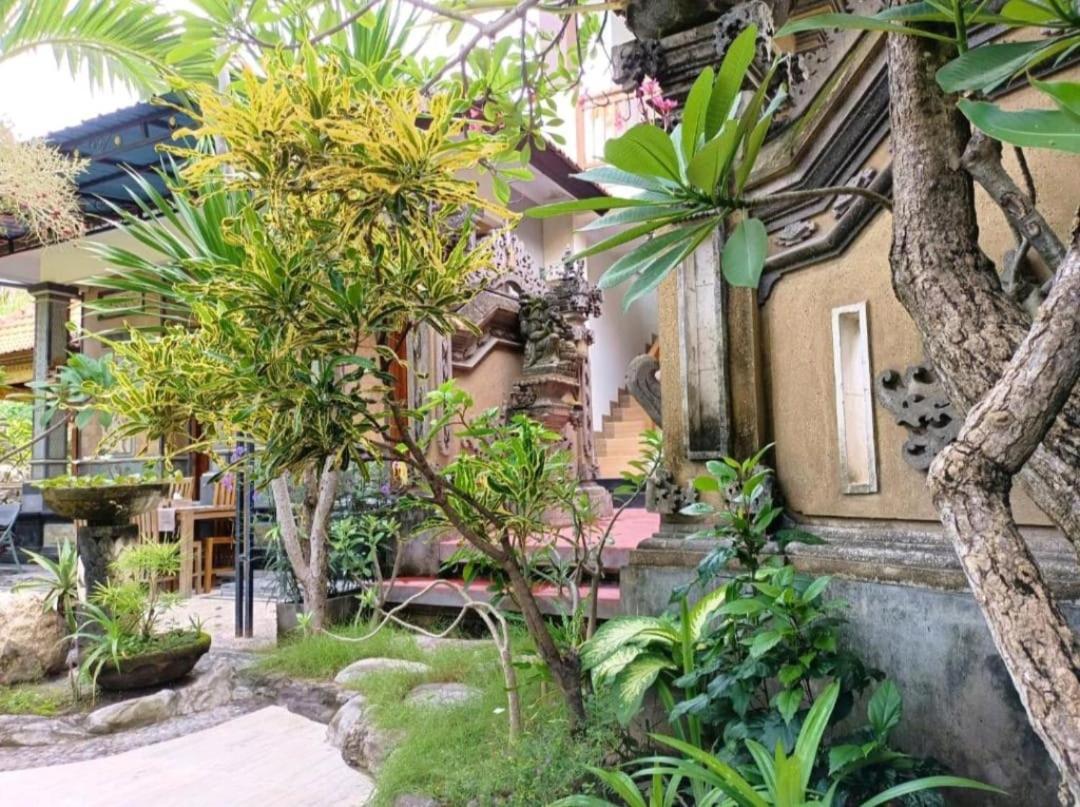Green Palace Homestay Batununggul Exterior photo