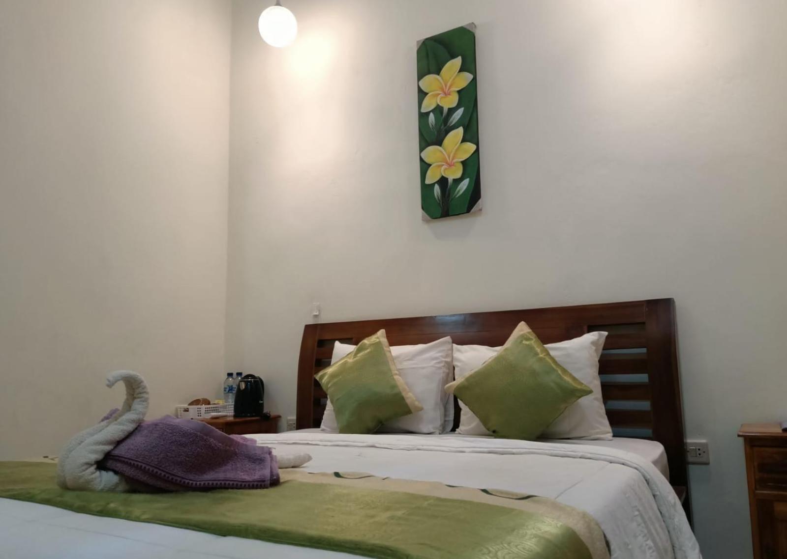 Green Palace Homestay Batununggul Exterior photo